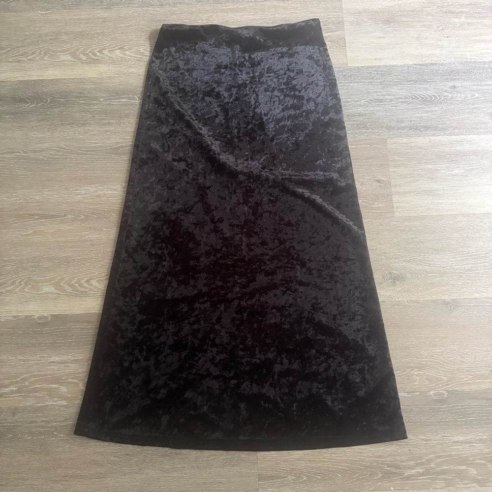 Vtg Y2K black crushed velvet maxi skirt size medium